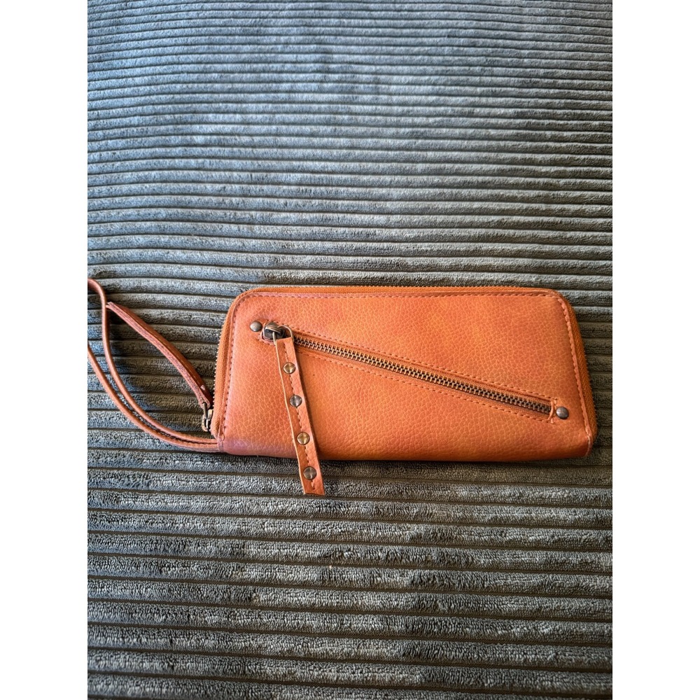 Free People Distressed Vegan Leather Wristlet Wallet Zip‎ Around Brown (3778)